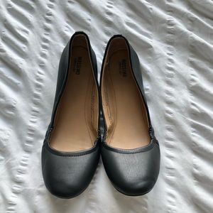 Black Business Flats